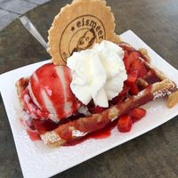 Erdbeer  at Eismeer in Munich