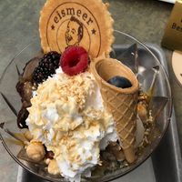 Nussknacker Eisbecher vegan   at Eismeer in Munich