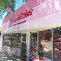 Outside at Bunnie Cakes in Doral