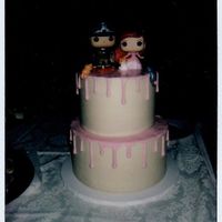 Wedding cake (top - cinnamon, bottom - red velvet) at Bunnie Cakes in Doral