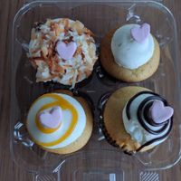 cupcakes at Bunnie Cakes in Doral