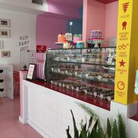 Bunnie Cakes at Bunnie Cakes in Doral