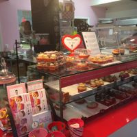 so many choices at Bunnie Cakes in Doral