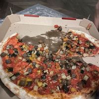 Verdure Pizza  at Pizza Me - Károly Körút in Budapest