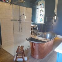 Bathroom upstairs (May 2024) at The Cookie Jar in Alnwick