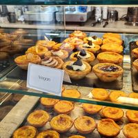Vegan selection (apple, tiramisu, cookies, creme brulee, classic) at Nat'elier | Pastel de Nata in Lisbon