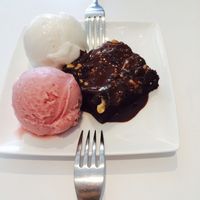 brownie and icecream  at WellSmoocht in West Singapore