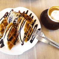 Waffle and latte at WellSmoocht in West Singapore