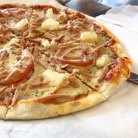 Hawaiian pizza at WellSmoocht in West Singapore