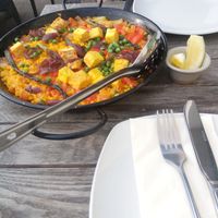 vegane Paella mit verschiedenem Gemüse und "geräuchertem" Tofu at La Tortilla Asesina in Inverness