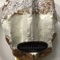 Pandoro with whipped cream at Ratatouille in Turin