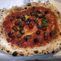 Pizza Siciliana senza latticini  at Reginella in Madrid