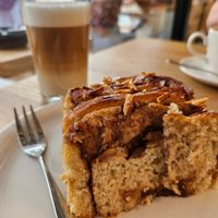 Apple and almond slice & latte macchiato with oat milk at Zeit für Brot in Dusseldorf