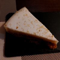 Lemon cake at Verde Hut in Porto