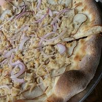 Vegan white pizza at Yellow Brick Pizza in Columbus