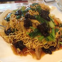 fried noodles at Yang Shin 養心茶樓 in Taipei