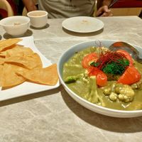 Green basil curry with fried chips at Yang Shin 養心茶樓 in Taipei