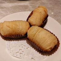Flakey rolls (tasted like cabbage but it's supposed to be turnip?) at Yang Shin 養心茶樓 in Taipei