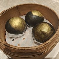 Black sesame and peanut butter bao at Yang Shin 養心茶樓 in Taipei