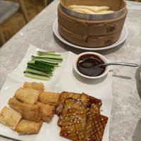 Vegan Peking Duck with oyster mushrooms at Yang Shin 養心茶樓 in Taipei