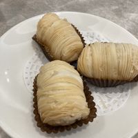 Daikon pie?? Idk but it was great   at Yang Shin 養心茶樓 in Taipei