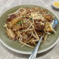 Stir-fried flat noodles #Veganuary at Yang Shin 養心茶樓 in Taipei