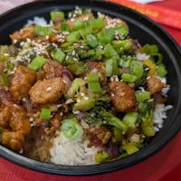 General Tso - Fried chicken (Daring) sauteed with garlic, onions, sweet peppers and broccoli tossed in a sweet and spicy General Tso sauce served with white rice. at Stir House - Vegan Stir Fry in Atlanta