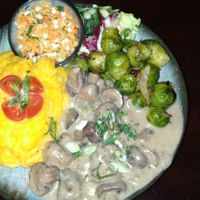 Champignon-Rahm-Pfanne mit extra Rosenkohl at Gaststätte & Freizeitanlage Rudolphia in Dresden