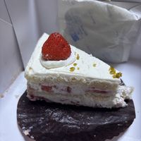 strawberry cake  at Bio Cafe in Tokyo