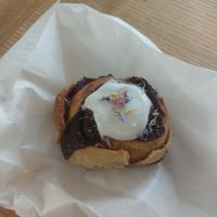 Cinnamon roll at Good One Café - Schanze in Hamburg