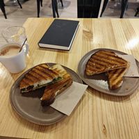 Caprese & Sriracha Sandwiches & Cappuccino at Asante in Barcelona
