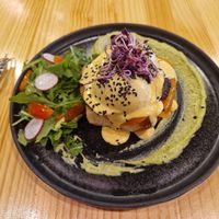 "Ous" a la benedictina (vegan benedict eggs): hi aniria cada dia tan sols per aquest plat!!! at Asante in Barcelona