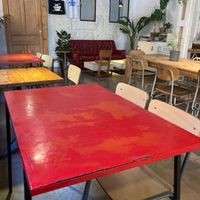  at Monkee Koffee in Madrid