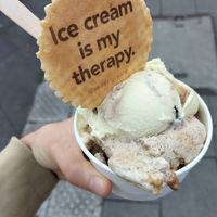 Schwarzwälder Kirsch und Zimtschnecke at Sweet n joy  in Frankfurt