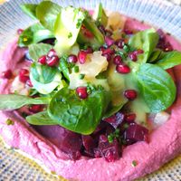 beetroot hummus at Herrlich Ehrlich in Trier