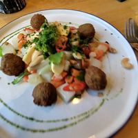 vegan and gluten-free falafel plate at Herrlich Ehrlich in Trier