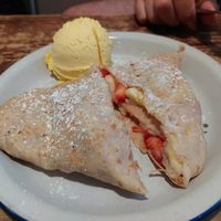 Banana and strawberries with mango ice cream at Crêperie La Rue in Madrid