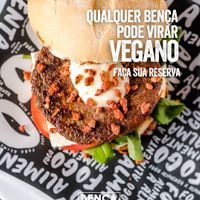 Cada hambúrguer possui uma versão vegana também! at Bença Parrilla in Bauru