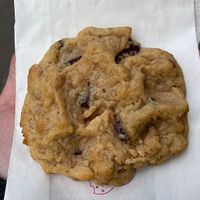 Vegan chocolate cookie at Cookidiction Poncelet in Paris