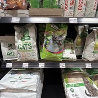 Cat/dog food  at Maran Vegan in Vienna