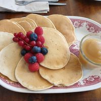 Pancakes mit Apfelmus at V-Cake Cafe in Dresden