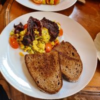 Rührtofu mit Bacon (Scambled tofu) at V-Cake Cafe in Dresden