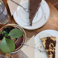 Zupfkuchen and Donauwelle: both very good  at V-Cake Cafe in Dresden