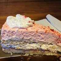 Himbeertorte at V-Cake Cafe in Dresden