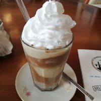 Eiskaffee mit Vanilleeis (seasonal: Iced Coffee with vanilla ice-cream) at V-Cake Cafe in Dresden