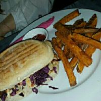 bbq bastard burger at Chaostheorie in Berlin