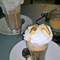 Chocolat chaud + irish coffee at Chaostheorie in Berlin