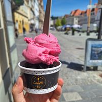 Dragonfruit and dark chocolate at Cristallo Eis in Steyr