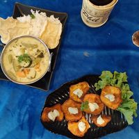 Curry veggies with bread + sweet potato fries at Mission Beach Blues Bar & Cafe in Mission Beach