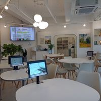 Another picture of the inside at Loving Hut - Real Love in Seoul